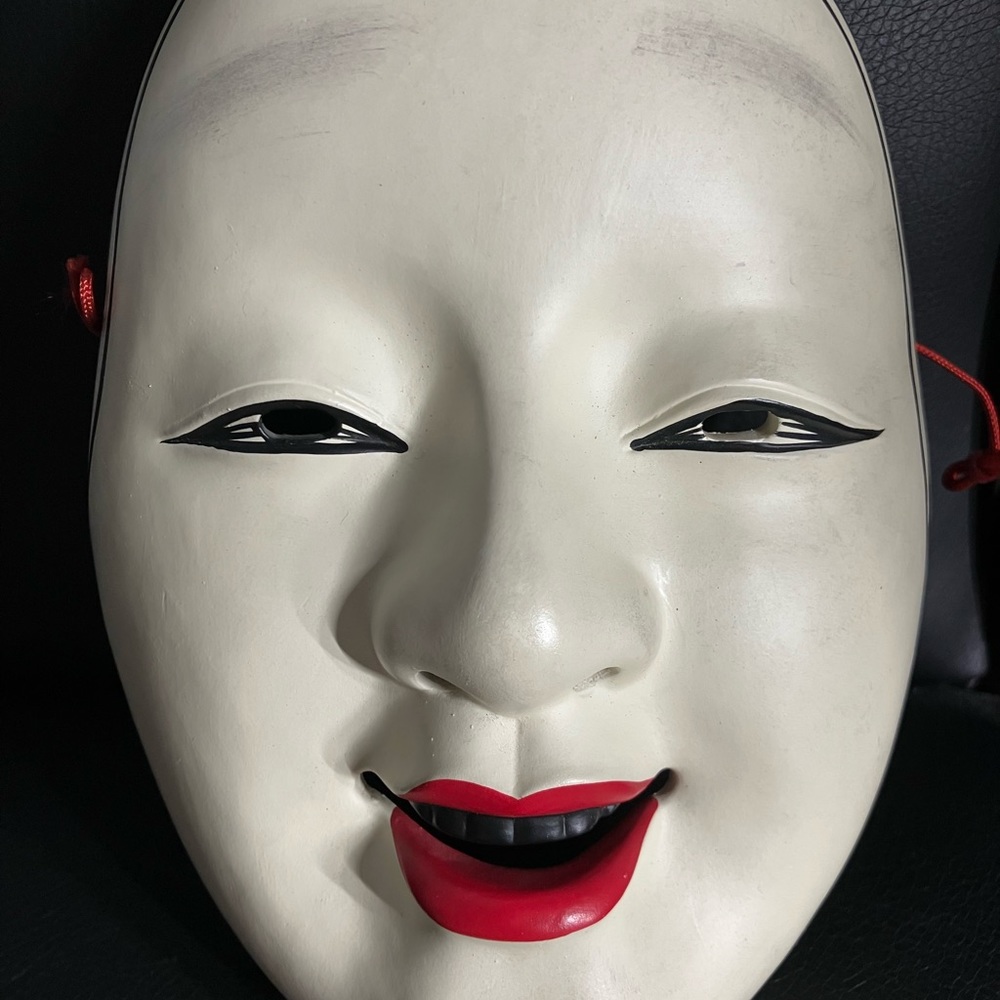 Noh Mask Japanese Porcelain Wakaonna Nomen Female Kyogen Okame .7 inch by 5 inch